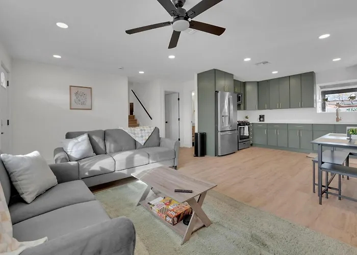 Modern 4br3ba With Pool And Fire Pit Holiday home *