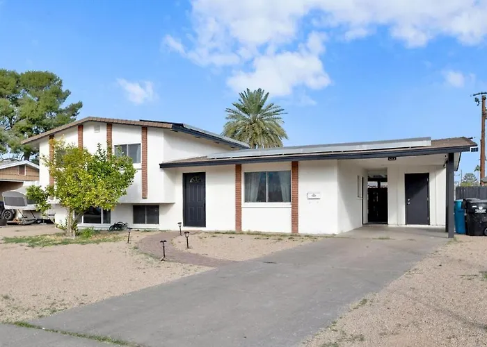 Modern 4br3ba With Pool And Fire Pit Holiday home Phoenix