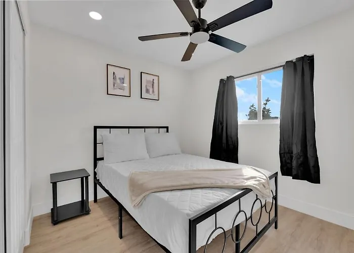 Modern 4br3ba With Pool And Fire Pit Holiday home *