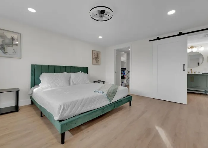 Modern 4br3ba With Pool And Fire Pit Holiday home *