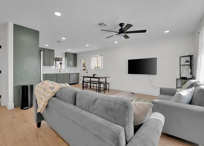 Holiday home Modern 4br3ba With Pool And Fire Pit Phoenix