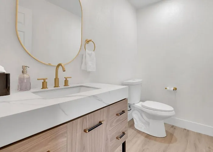 Holiday home Modern 4br3ba With Pool And Fire Pit *