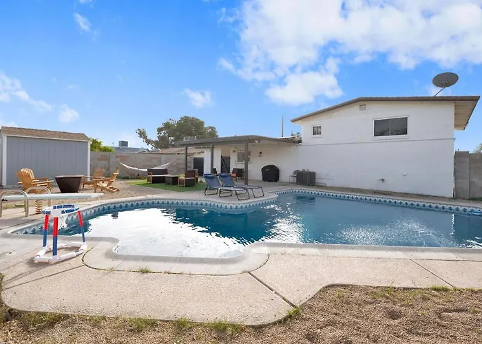 Modern 4br3ba With Pool And Fire Pit Holiday home Phoenix